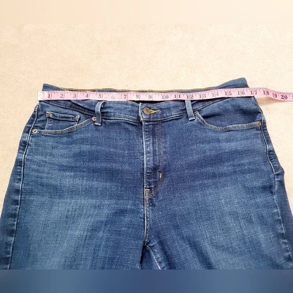 Levi’s Classic Straight Jeans Women’s Size 14 Medium Wash Stretch Denim - Picture 6 of 13